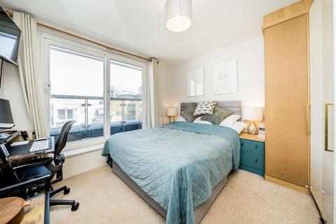 2 bedroom flat for sale, Osiers Road, London SW18