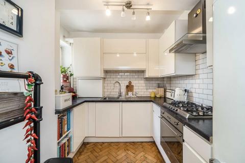 2 bedroom flat for sale, Upper Richmond Road, London SW15