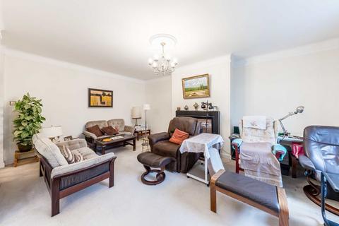 3 bedroom flat for sale, Putney Heath, London SW15