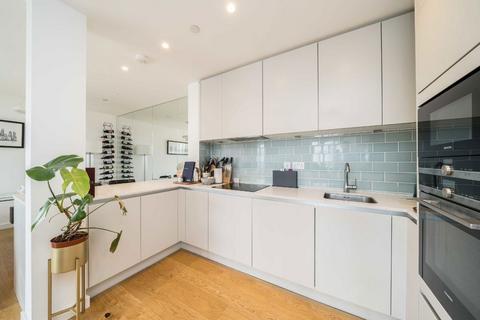 3 bedroom flat for sale, Mapleton Crescent, London SW18