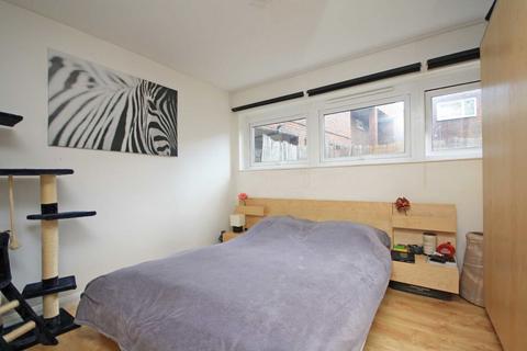 1 bedroom flat to rent, Littlecombe Close, London SW15