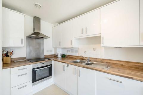 2 bedroom flat for sale, Enterprise Way, London SW18