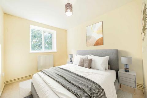 2 bedroom flat for sale, Tildesley Road, London SW15