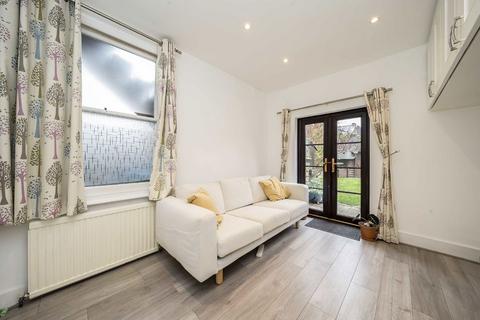 35 Dancer Road, Richmond, TW9 4LD