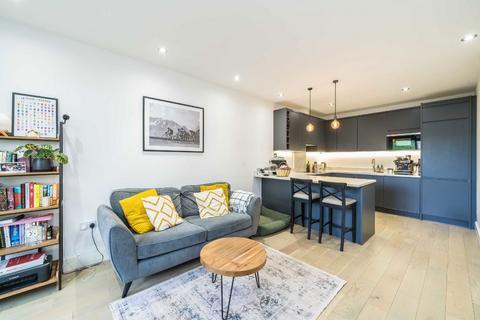 1 bedroom flat for sale, Woodman Mews, Kew TW9