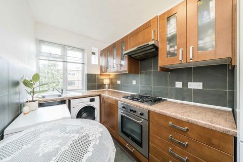 2 bedroom flat for sale, Sheen Court, Richmond TW10