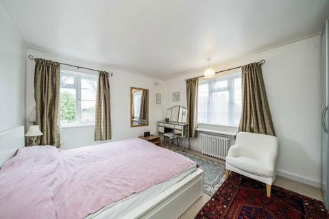 2 bedroom flat for sale, Sheen Court, Richmond TW10