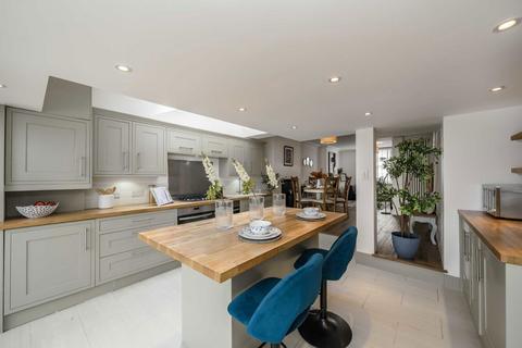 76 Princes Road, Richmond, TW10 6DH