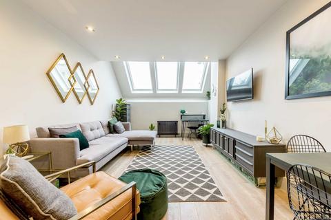 1 bedroom flat for sale, Dunstable Road, Richmond TW9