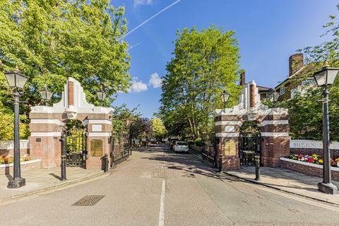 2 bedroom flat for sale, Sheen Court, Richmond TW10