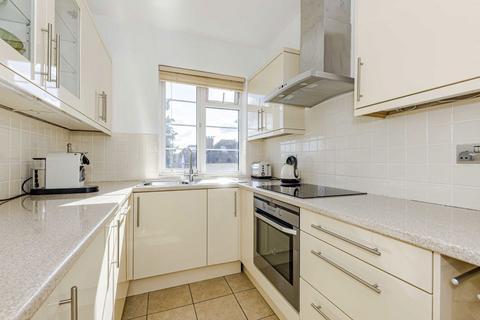 2 bedroom flat for sale, Sheen Court, Richmond TW10