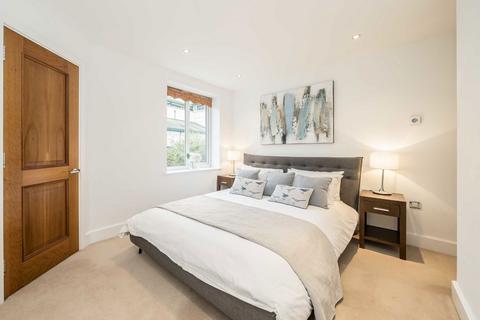 3 bedroom flat for sale, Strand Drive, Kew TW9