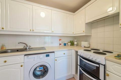 1 bedroom flat for sale, Grosvenor Road, Richmond TW10