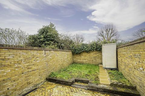 1 bedroom flat for sale, Sandycombe Road, Kew TW9