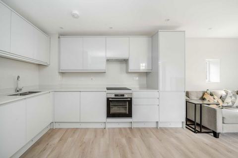 3 bedroom flat for sale, Sandycombe Road, Kew TW9