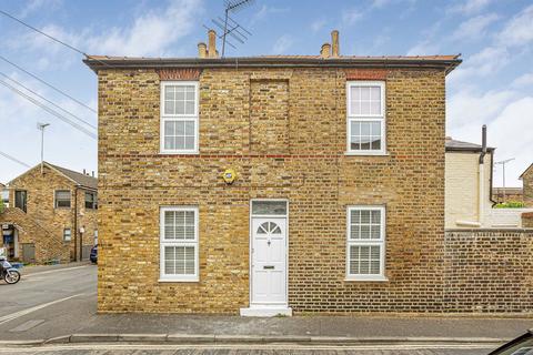 10 Albert Road, Richmond, TW10 6DP