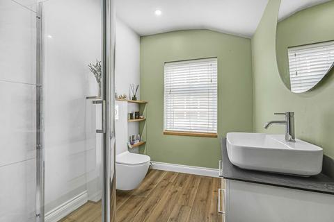 10 Albert Road, Richmond, TW10 6DP