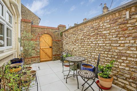 10 Albert Road, Richmond, TW10 6DP