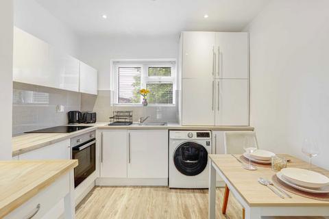 1 bedroom flat for sale, Sheen Road, Richmond TW9