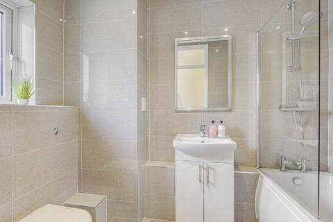 1 bedroom flat for sale, Sheen Road, Richmond TW9