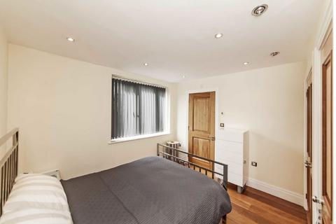 3 bedroom flat for sale, Strand Drive, Kew TW9