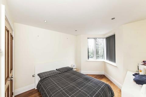 3 bedroom flat for sale, Strand Drive, Kew TW9