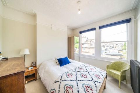 3 bedroom flat for sale, Forest Road, Kew TW9