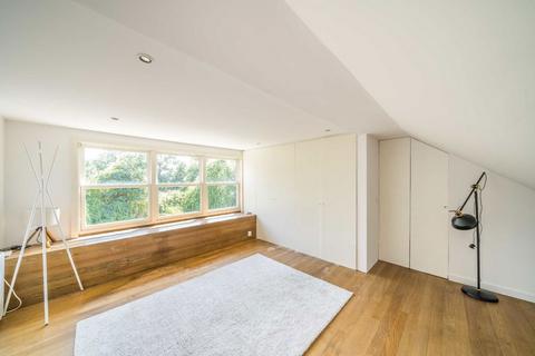 3 bedroom flat for sale, Forest Road, Kew TW9