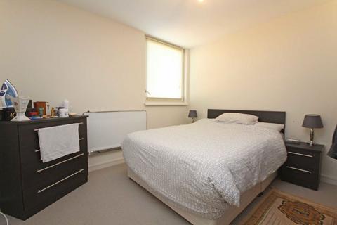 1 bedroom flat to rent, Orchard Road, Richmond TW9