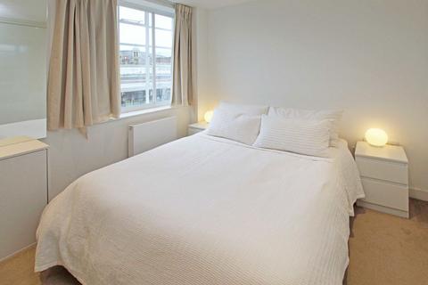 Studio to rent, Red Lion Street, Richmond TW9