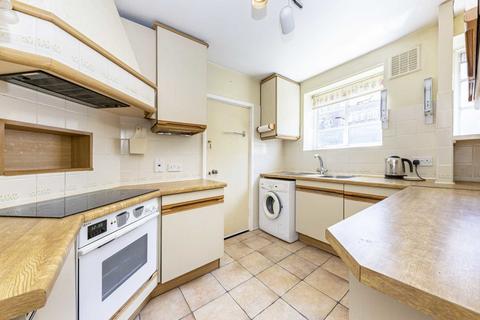 2 bedroom flat for sale, Courtlands, Richmond TW10