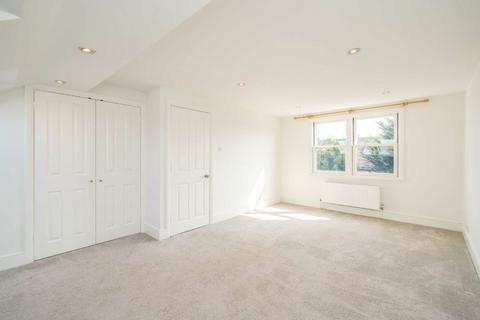 30 Church Avenue, London, SW14 8NN