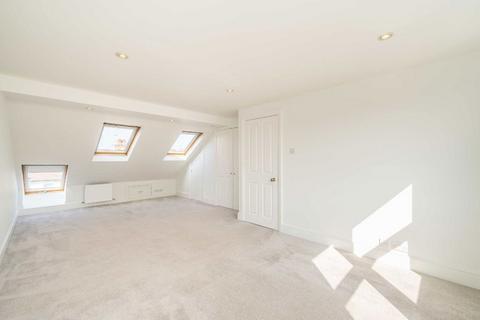 30 Church Avenue, London, SW14 8NN