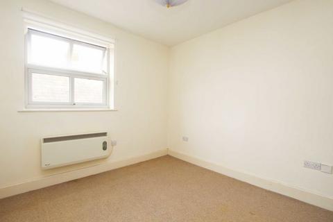 1 bedroom flat to rent, Upper Richmond Road West, London SW14