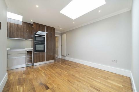 2 bedroom flat to rent, Upper Richmond Road West, London SW14