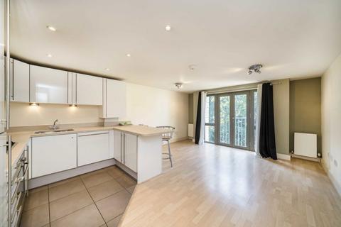 2 bedroom flat for sale, Hanson Close, London SW14