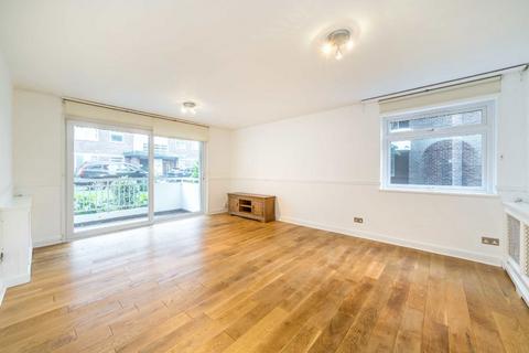 3 bedroom flat to rent, Courtlands, Richmond TW10