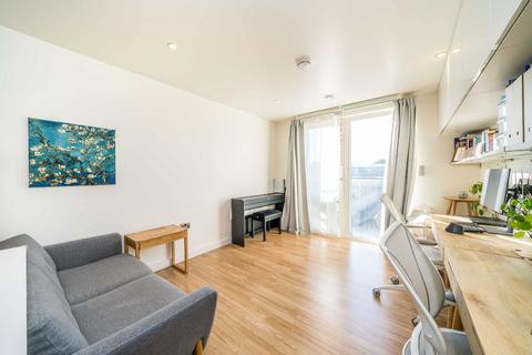 2 bedroom flat for sale, Garden Road, Richmond TW9