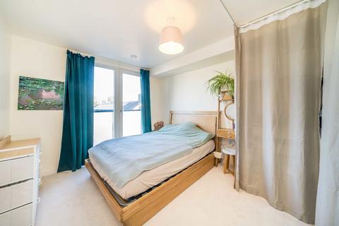 2 bedroom flat for sale, Garden Road, Richmond TW9