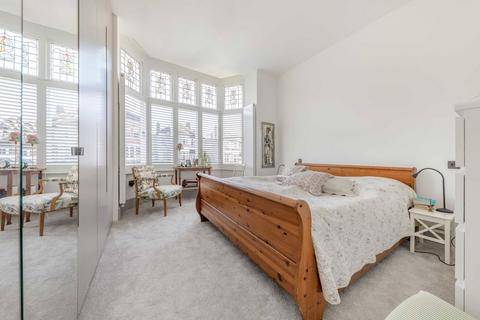 3 bedroom flat to rent, Kings Road, Richmond TW10