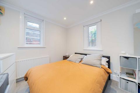 1 bedroom flat for sale, Lime Grove, London W12