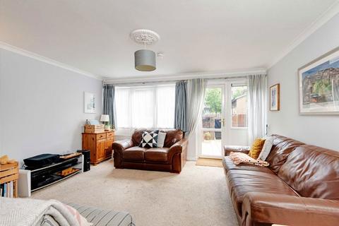 2 bedroom flat for sale, White City Close, London W12