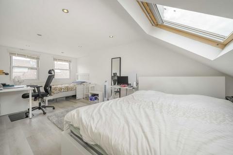 62 Adelaide Grove, London, W12 0JL