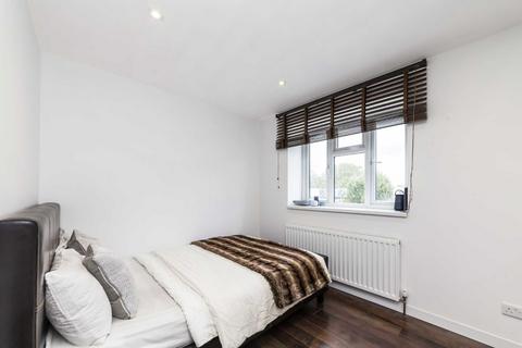 2 bedroom flat for sale, Blythe Road, London W14