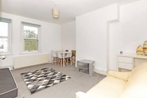 2 bedroom flat to rent, Goldhawk Road, London W12