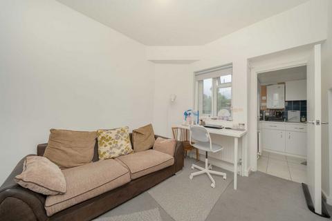 1 bedroom flat to rent, Woodstock Grove, London W12