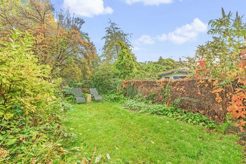 3 bedroom flat for sale, Eynham Road, London W12