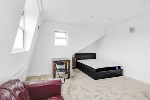 2 bedroom flat to rent, Pavilion Terrace, London W12