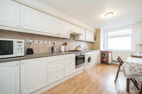 3 bedroom flat for sale, Shepherds Bush Green, London W12