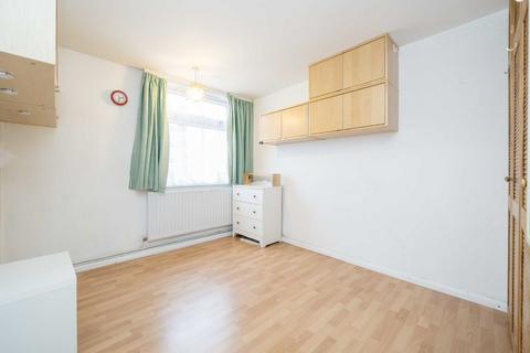 3 bedroom flat for sale, Shepherds Bush Green, London W12